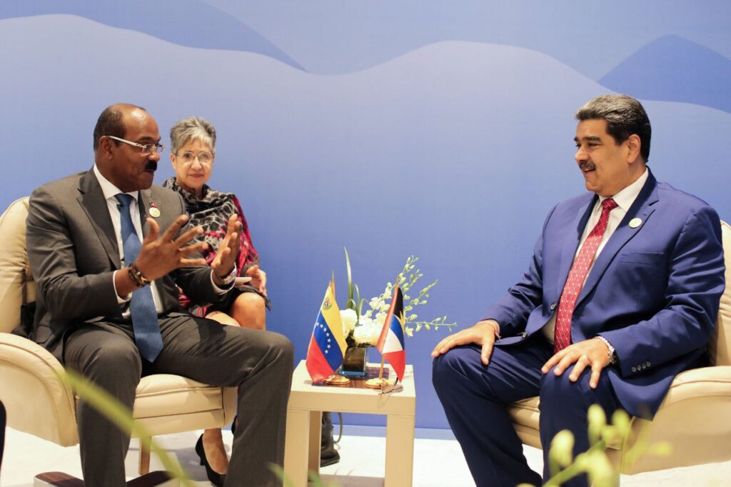 Primer Ministro de Antigua y Barbuda, Gaston Browne junto al pdte. Nicolás Maduro